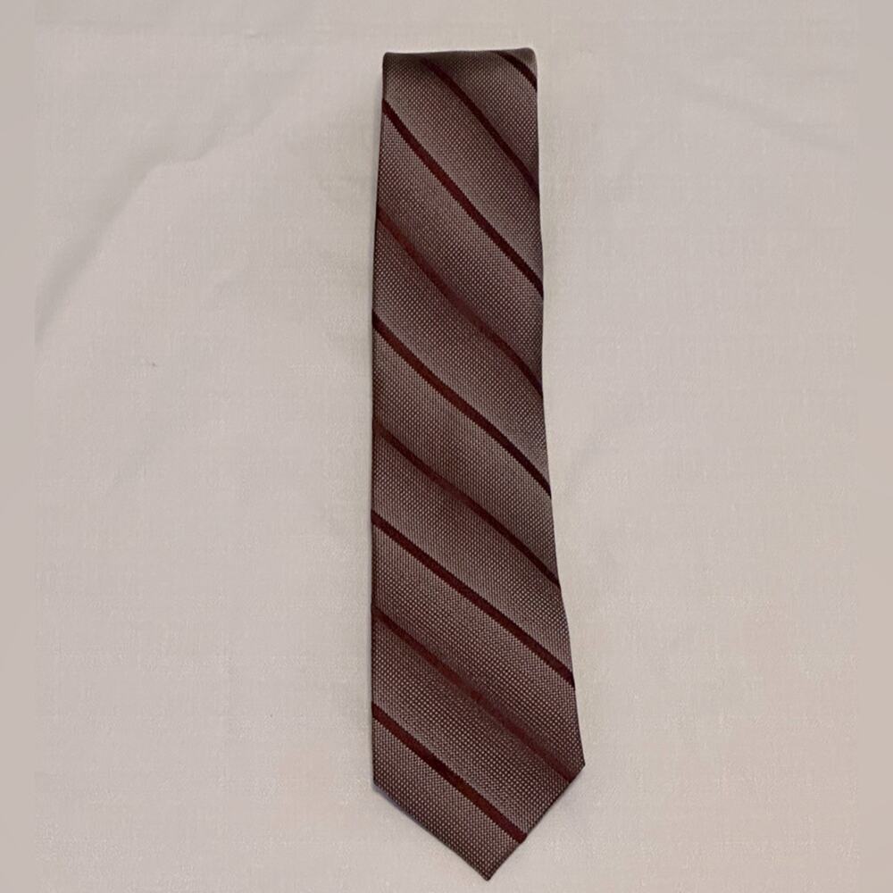 RED Saks Fifth Avenue Tie